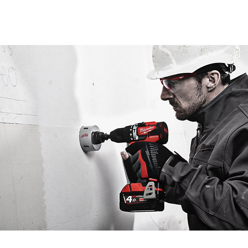Milwaukee M18 CBLPD-402C trapano avvitatore COMPATTO brushless con percussione + 2 Batterie 4Ah + Valigetta