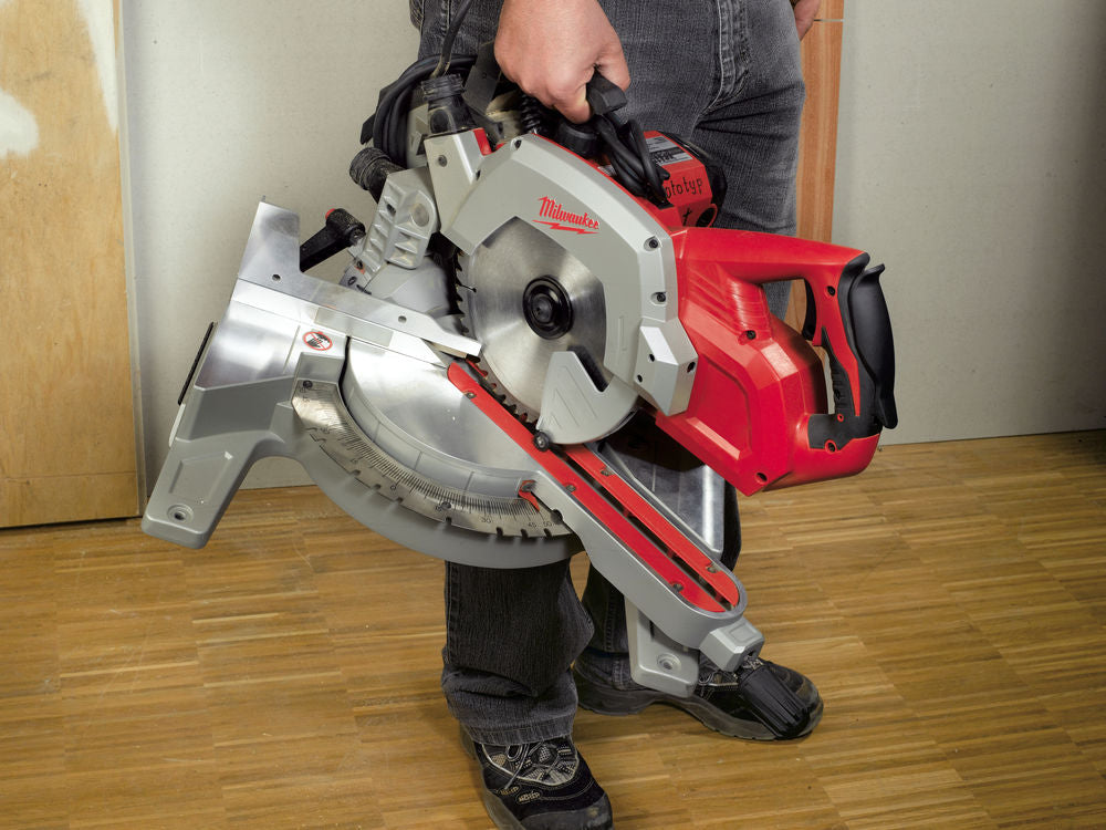 Milwaukee MS 16 SB - Troncatrice radiale per legno con lama da 216MM