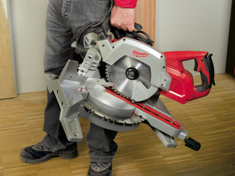 Milwaukee MS 16 SB - Troncatrice radiale per legno con lama da 216MM