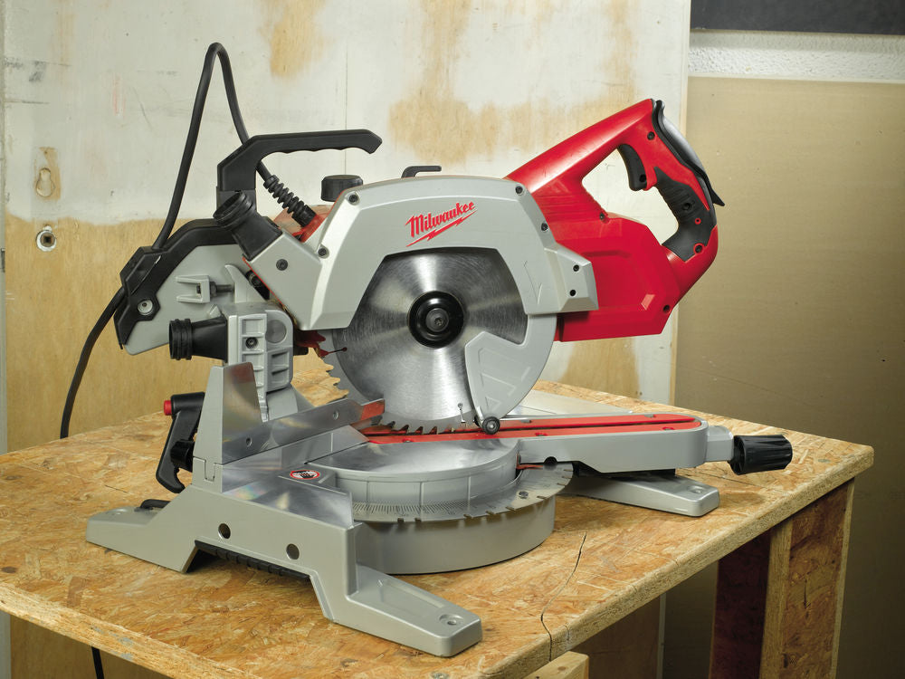 Milwaukee MS 16 SB - Troncatrice radiale per legno con lama da 216MM