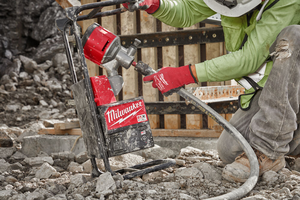 Milwaukee MXF CVBPKIT-602 - Vibratore per calcestruzzo a zaino, con ago vibrante