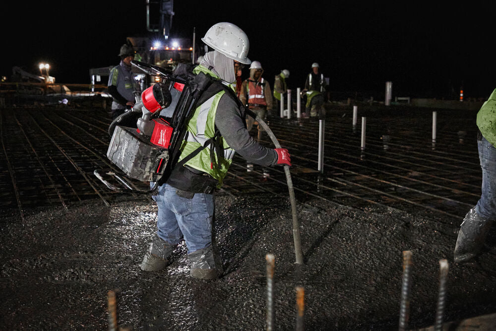 Milwaukee MXF CVBPKIT-602 - Vibratore per calcestruzzo a zaino, con ago vibrante