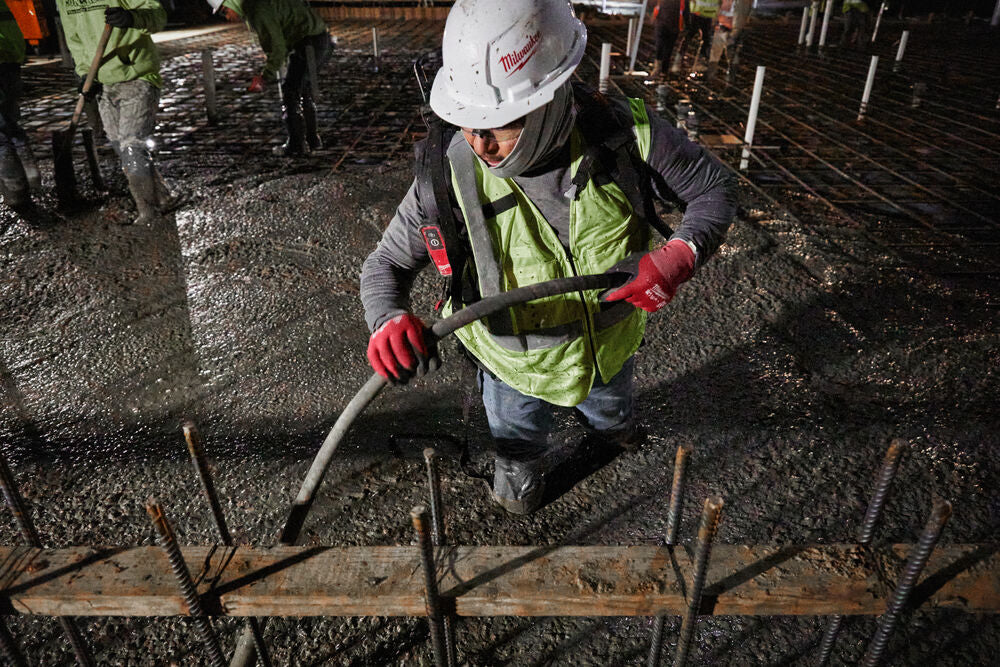 Milwaukee MXF CVBP-0 - Vibratore per calcestruzzo a zaino MX FUEL - solo corpo