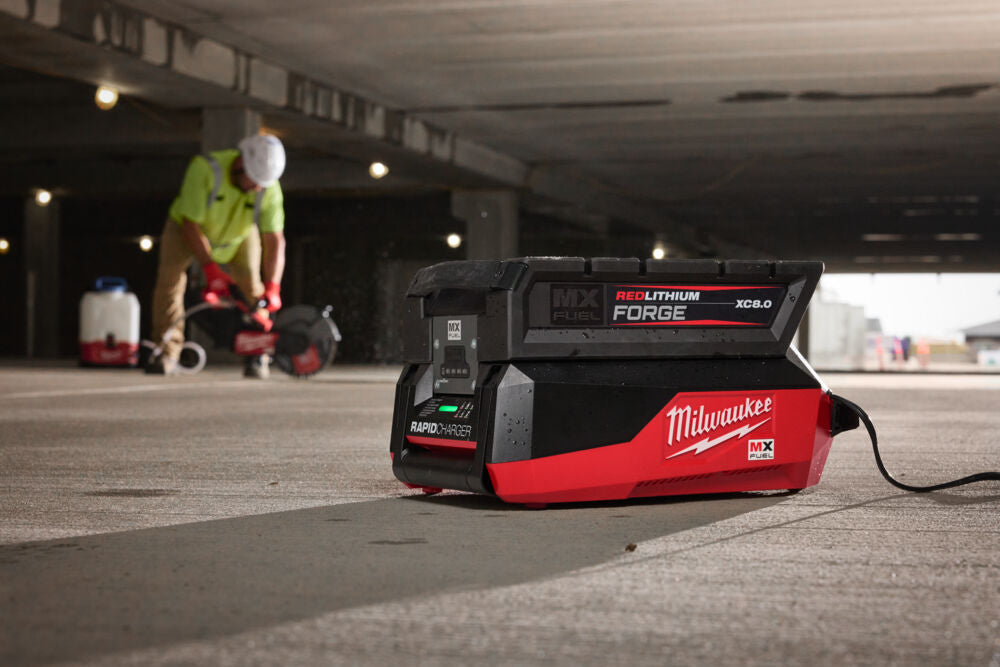 Milwaukee MXF FC - Caricabatterie RAPIDO per batterie del sistema MX FUEL 