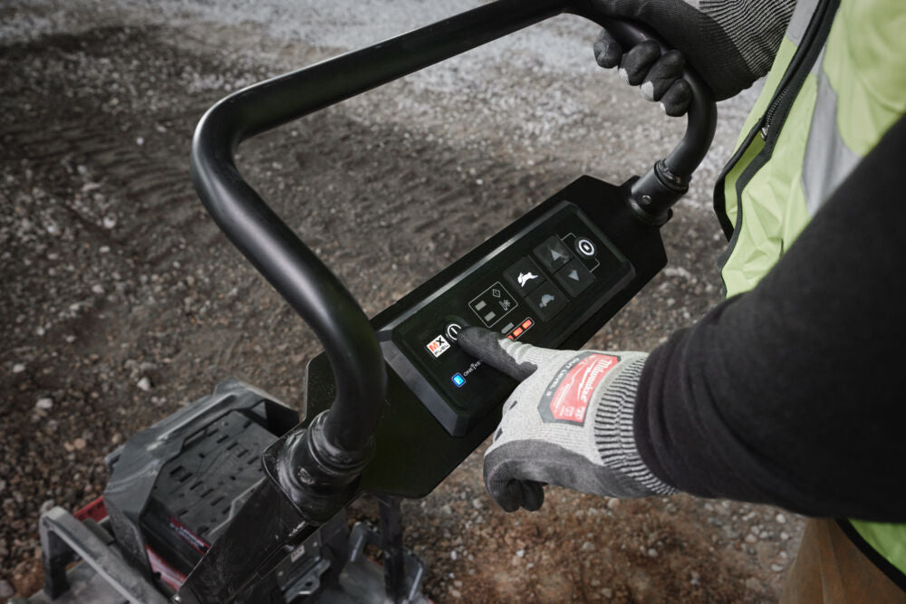 Milwaukee MXF PC50-122 - Piastra vibrante compattatore a batteria MXF - 2 x batteria HD812 + Caricabatterie MXF SC