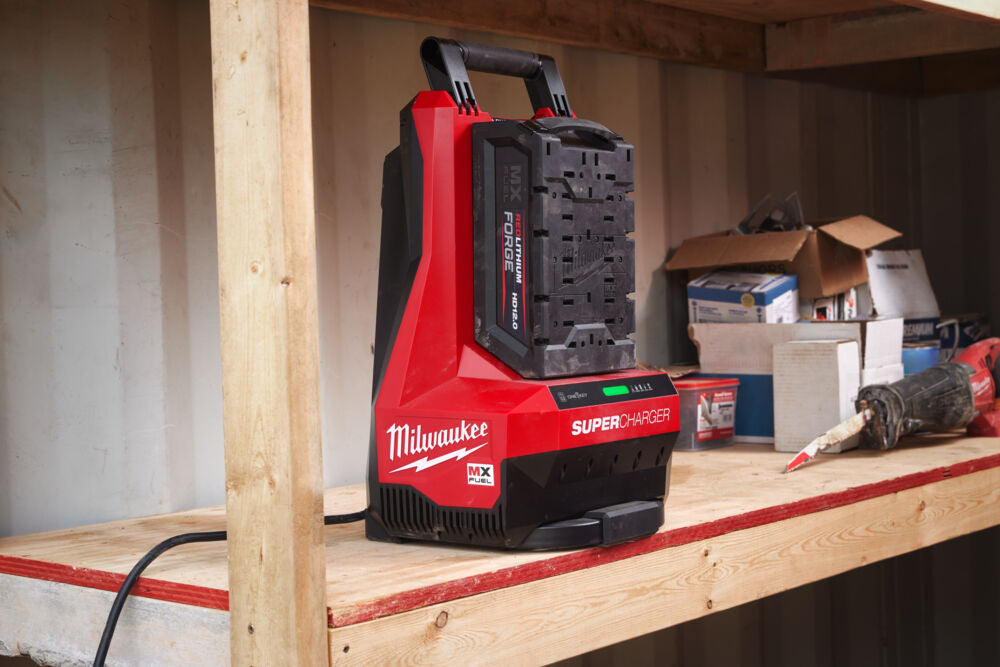 Milwaukee MXF SC - Caricabatterie SUPER RAPIDO per batterie del sistema MF FUEL