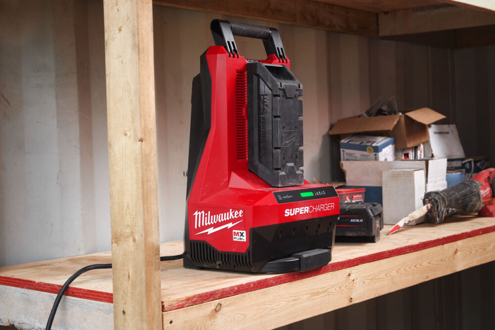 Milwaukee MXF SC - Caricabatterie SUPER RAPIDO per batterie del sistema MF FUEL