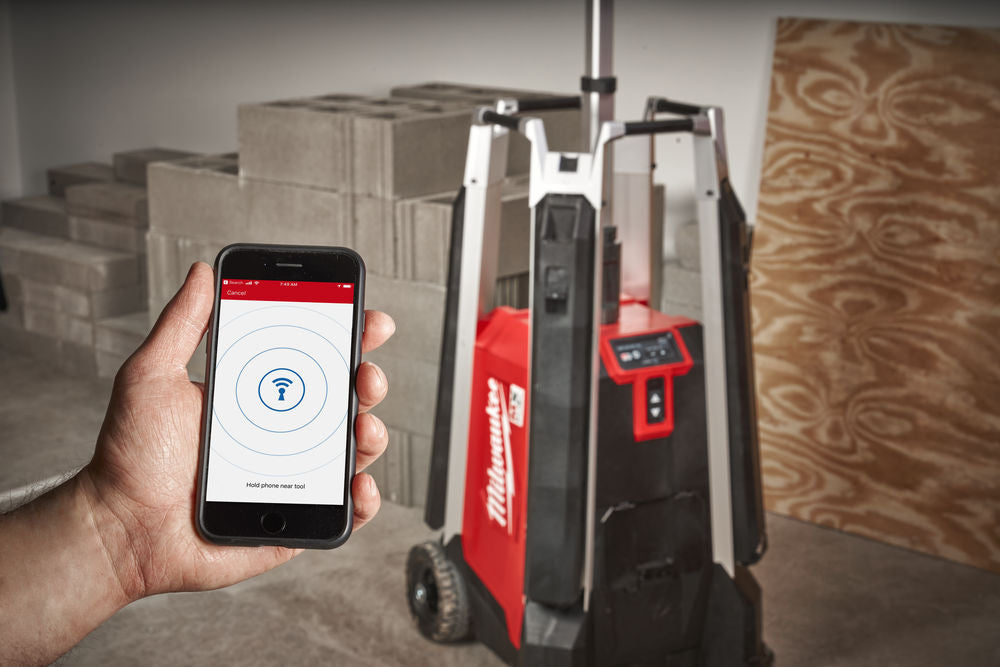 Milwaukee MXF TL-601 - Torre faro a batteria MX Fuel - 27000 lumen