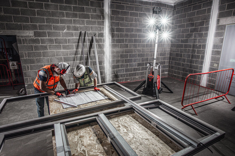 Milwaukee MXF TL-601 - Torre faro a batteria MX Fuel - 27000 lumen