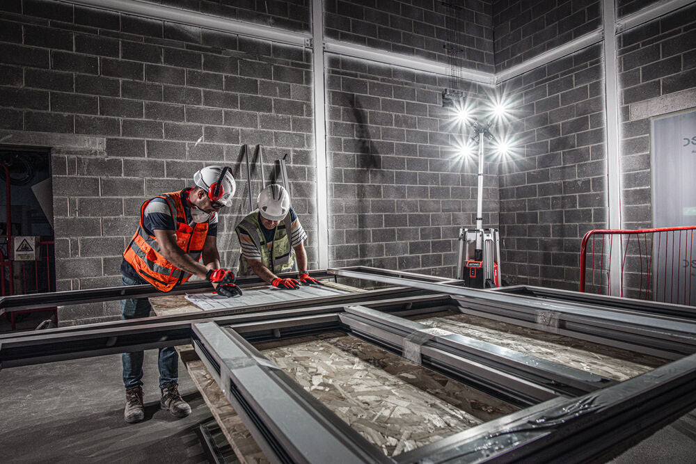 Milwaukee MXF TL-601 - Torre faro a batteria MX Fuel - 27000 lumen