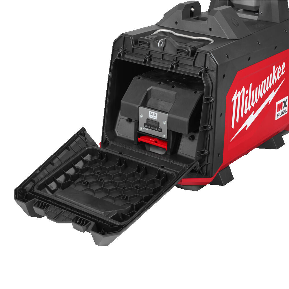 Milwaukee MXF TLIC-601 - Torre faro compatta MX FUEL Packout Batteria/Corrente - 1 batteria MXF 6Ah 