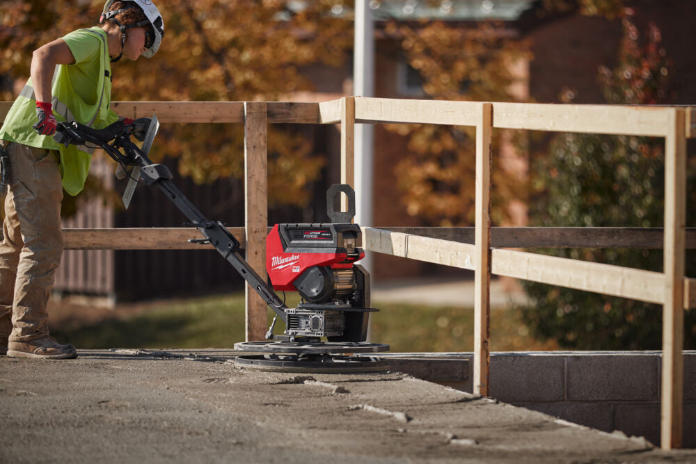 Milwaukee MXF WBT60-122 - Frattazzatrice a batteria MX FUEL - 600 mm - 2 batterie MXF HD812