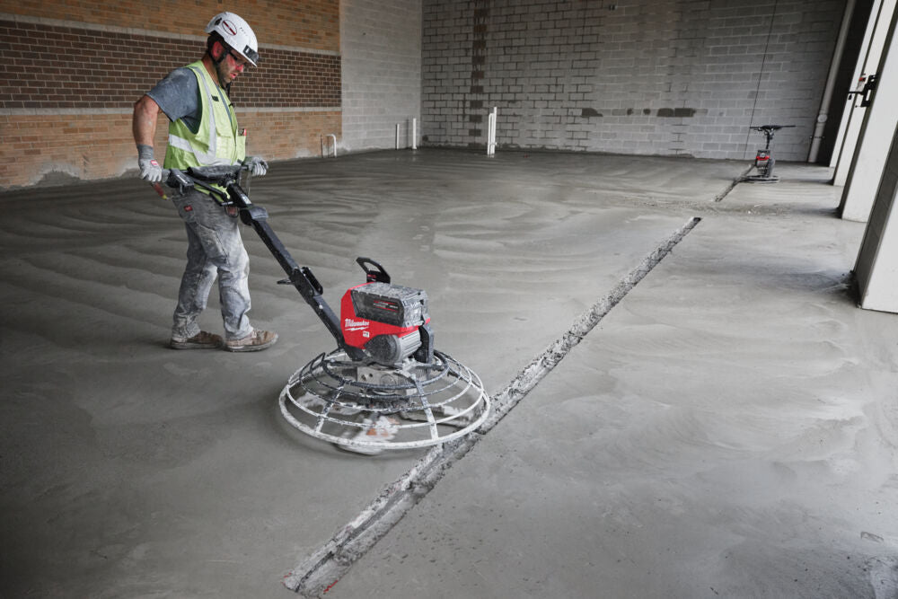 Milwaukee MXF WBT90-122 - Frattazzatrice a batteria MX FUEL 900 mm - 2 batterie MXF HD812