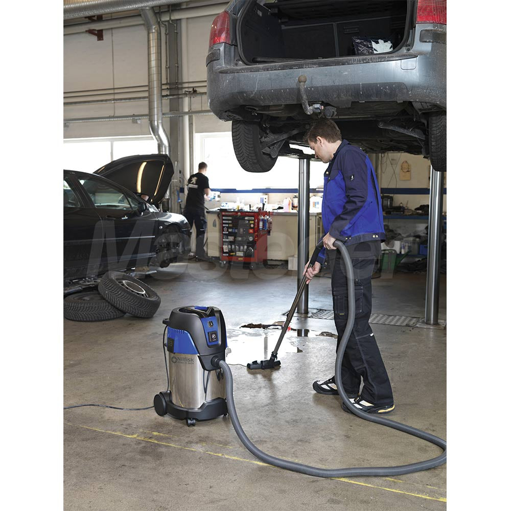 Nilfisk Aero 31-21 Inox Pc - Aspiratore solidi e liquidi con fusto in acciaio, 30 Litri