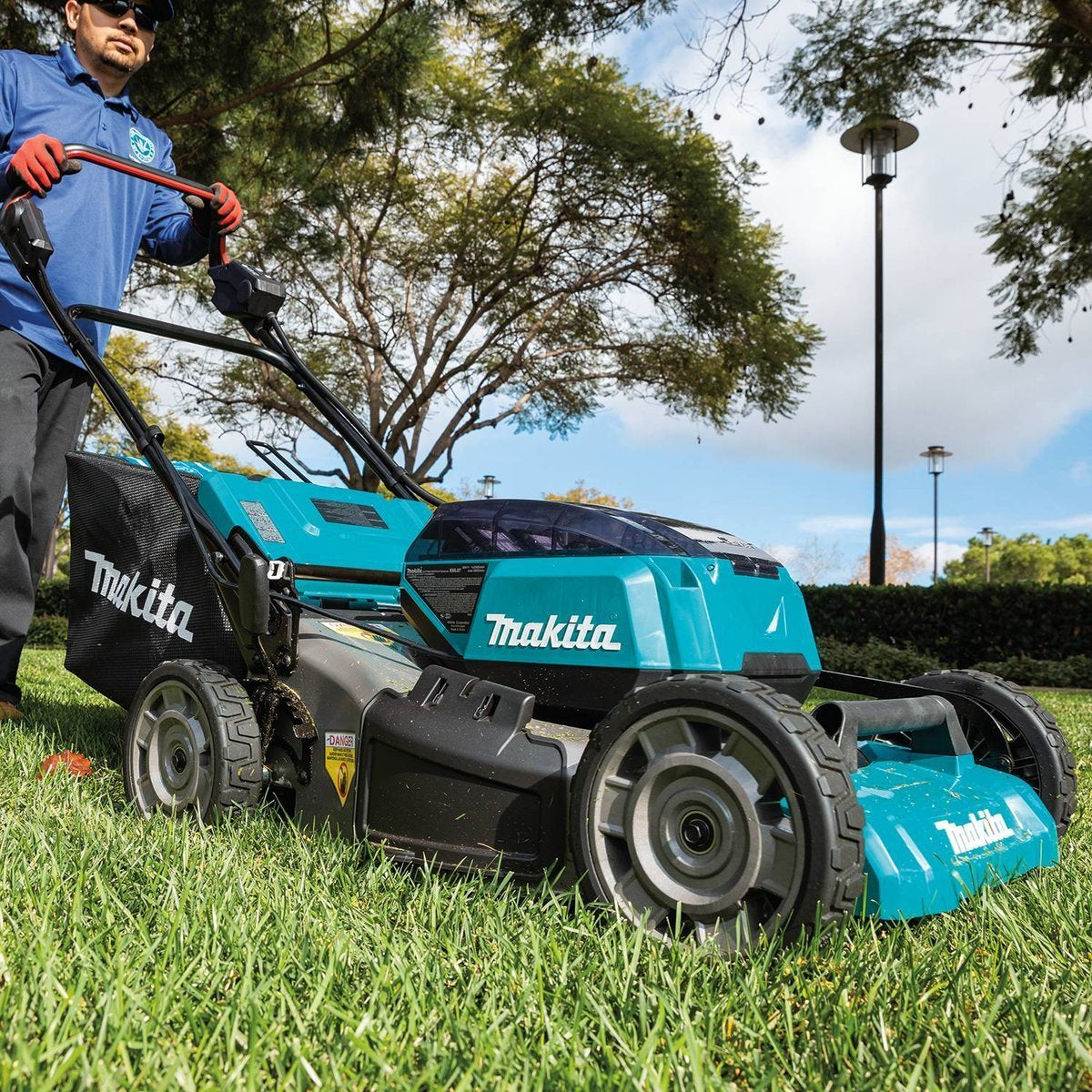 Makita DLM530PT4 - Rasaerba a batteria a spinta 36V (18 + 18) in acciaio - 4 x 5Ah