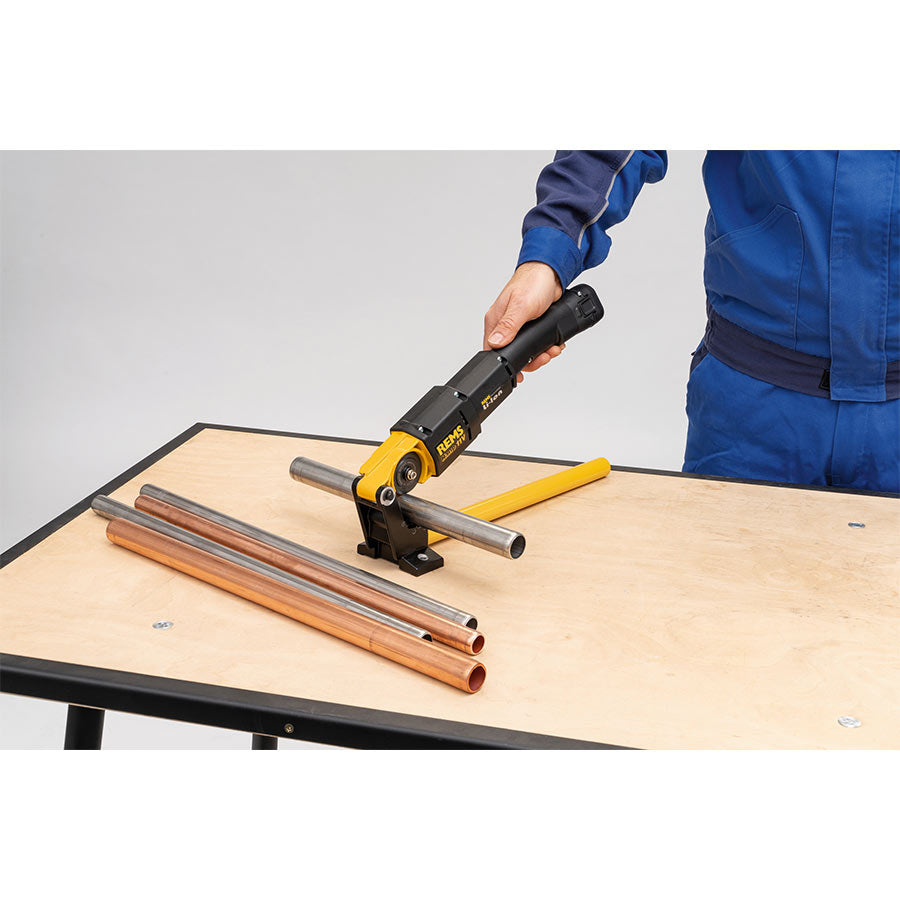 Rems Nano 11V Basic-Pack - Tagliatubi a batteria 11V  utilizzo su tavolo