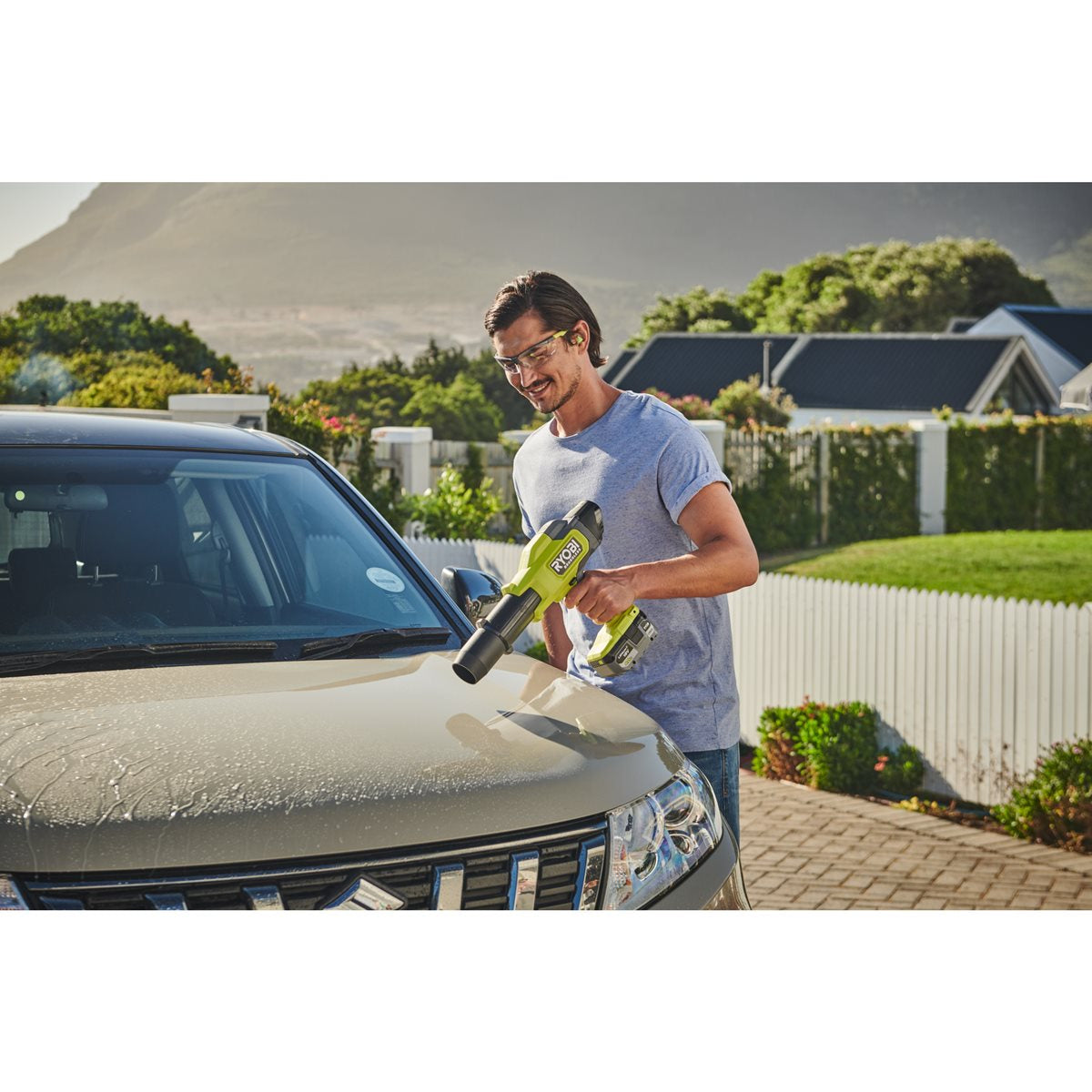 Ryobi RY18BLCXA-0 - Soffiatore compatto 18V Brushless, solo corpo