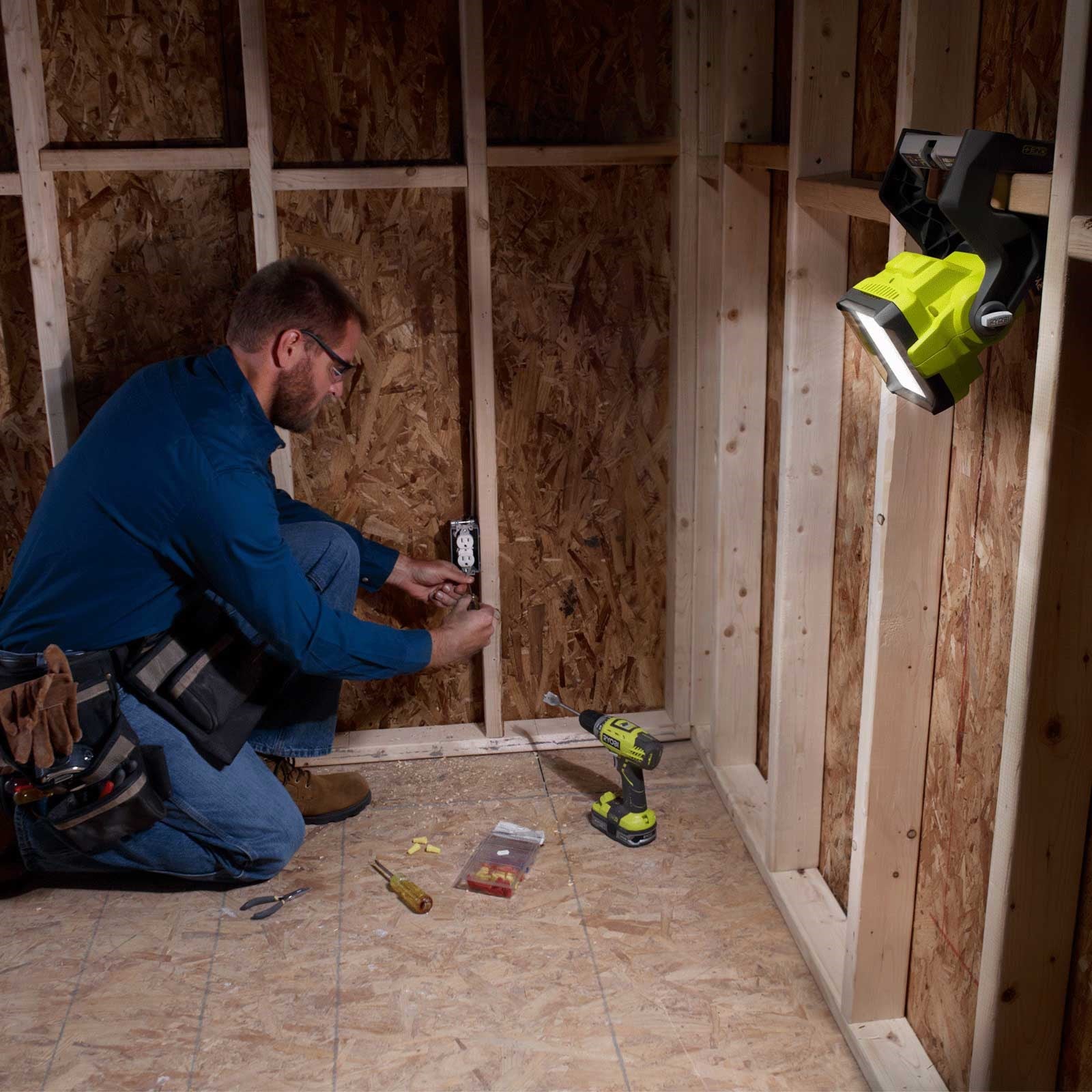 Ryobi R18ALH-0 faro led AC/DC 18V ONE+ / solo corpo macchina