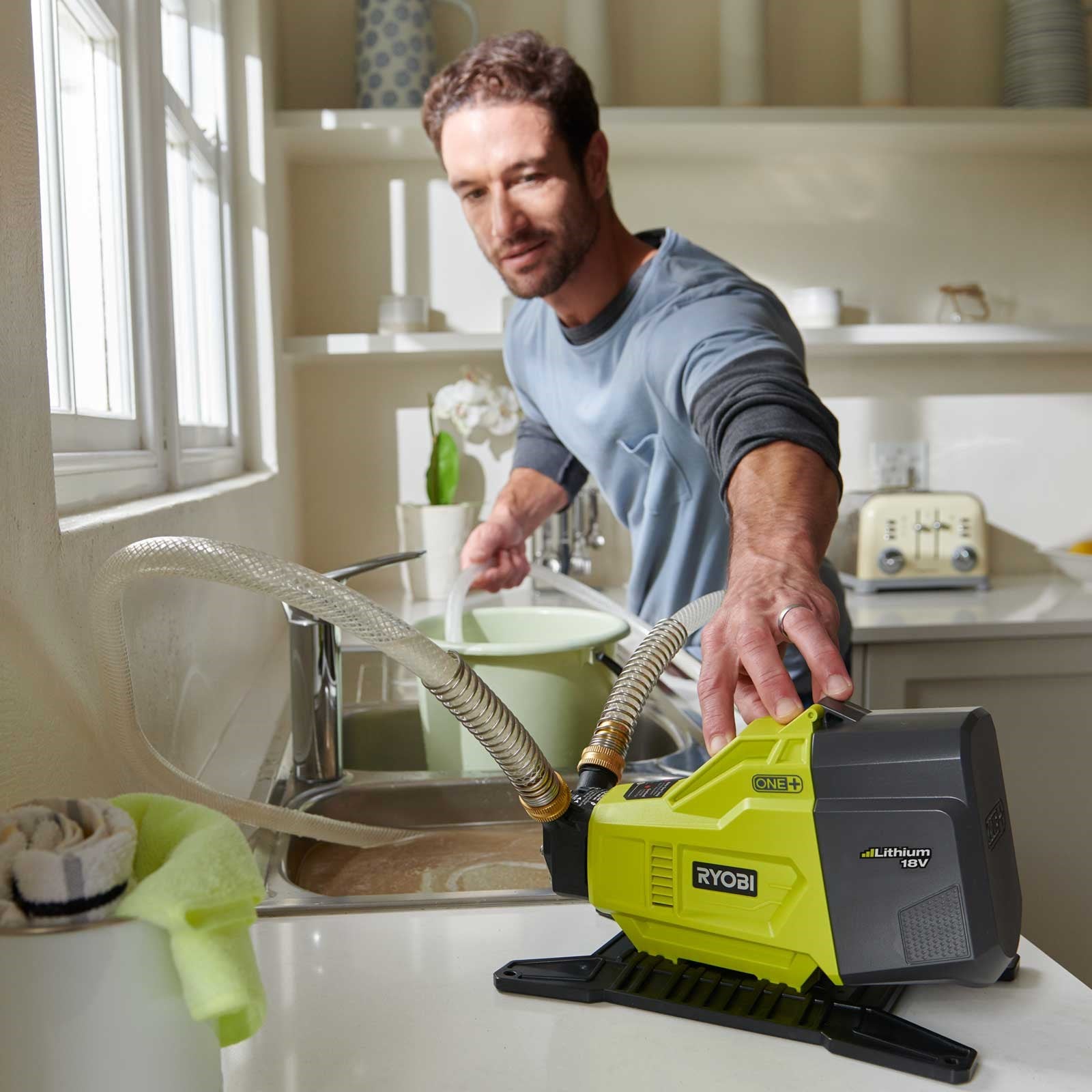 Ryobi R18TP-pompa di superficie per acqua a batteria 18V ONE+ solo corpo 