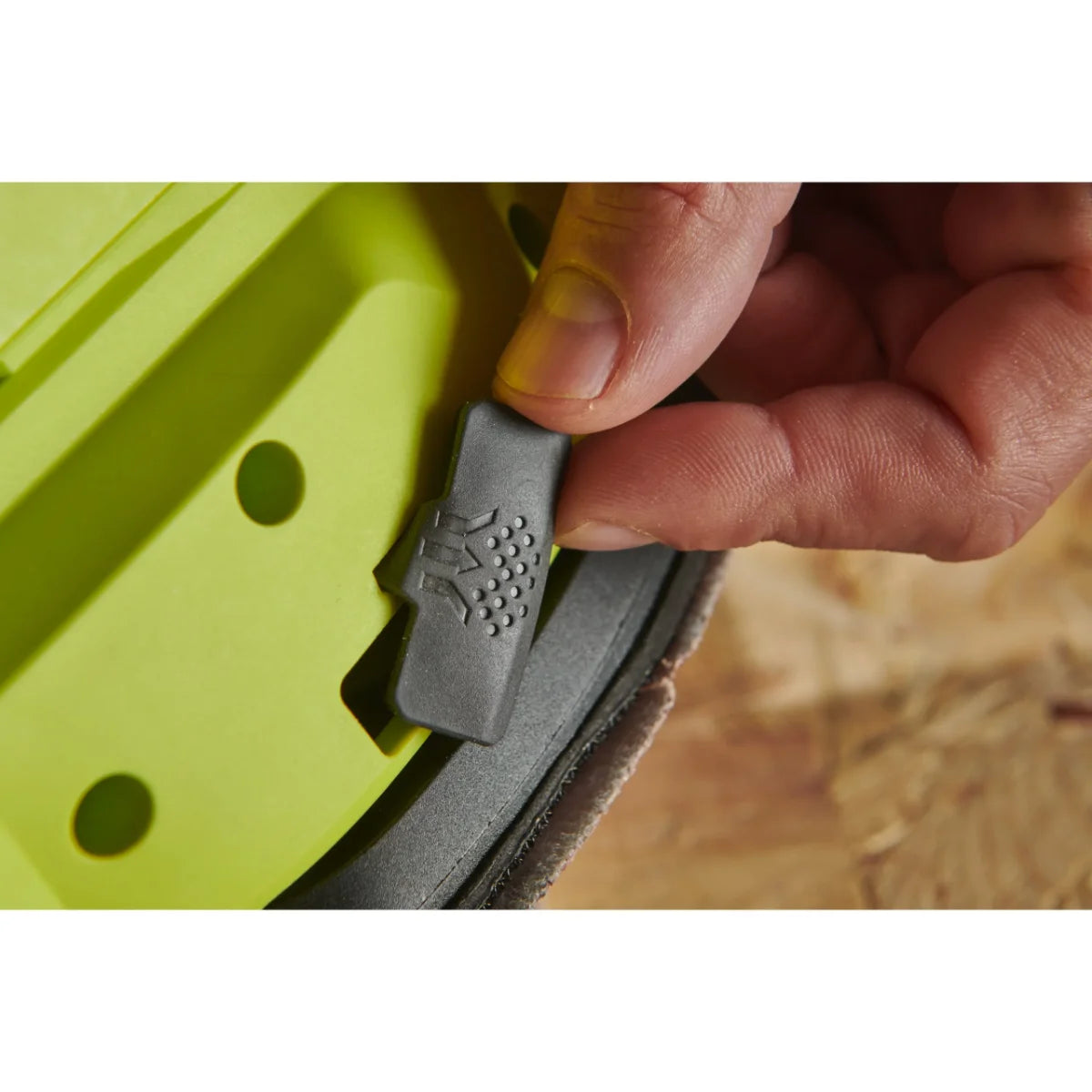 Ryobi RPS18-0 - levigatrice palmare a delta 18V (solo corpo)