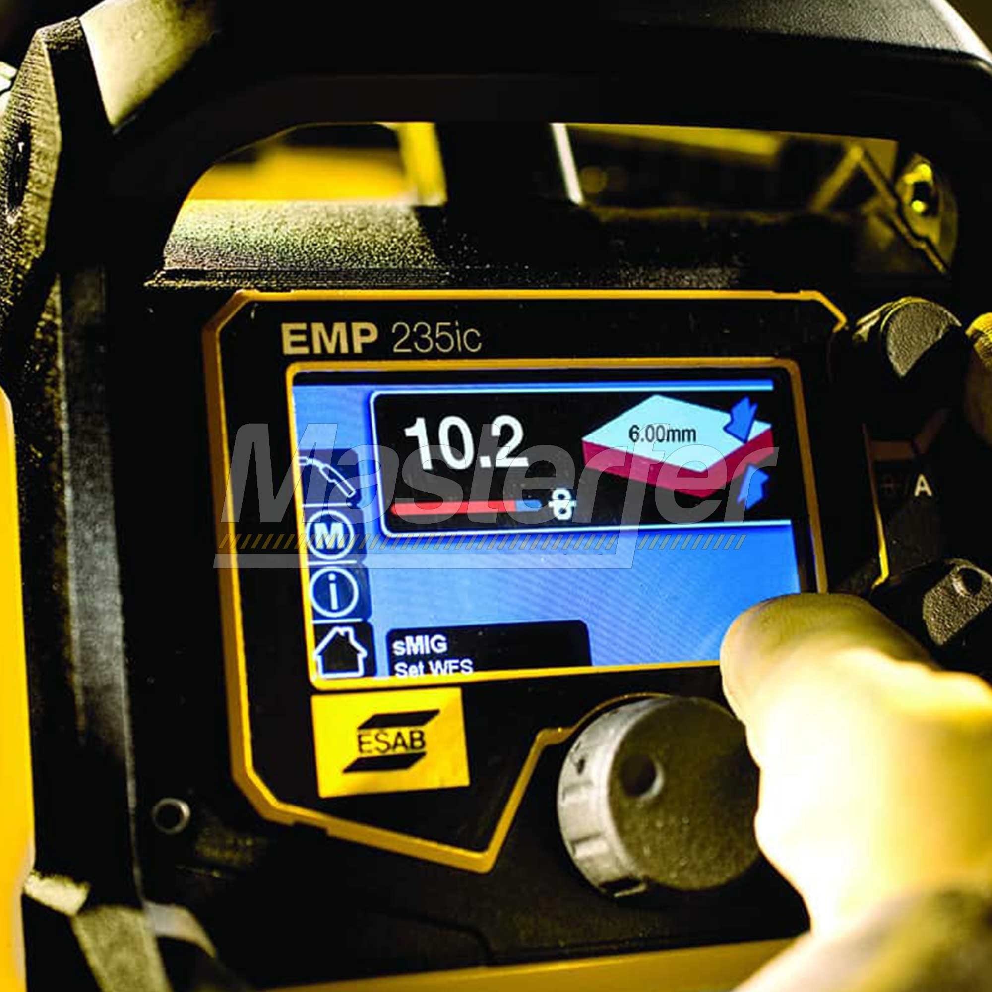 Esab Rebel EMP 205ic - Saldatrice Multiprocesso AC-DC (MMA, MIG/MAG, TIG) display in utilizzo