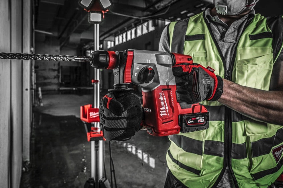 Milwaukee Kit elettroutensili per cartongesso - Avvitatore M18 FSGC - Tassellatore M18 BLHX - Aspiratore AS 30 MAC - Trapano CBLPD