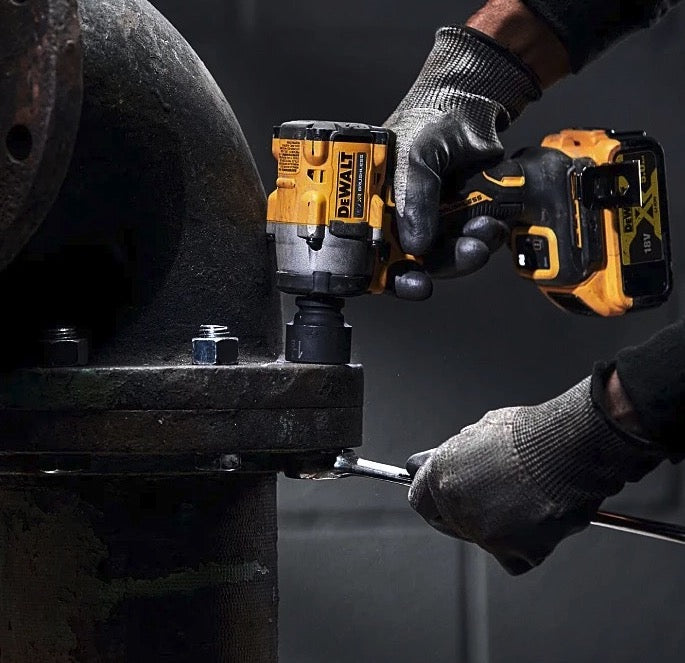 Dewalt DCK922HDP2-IT - Kit utensili a batteria 18V - Trapano DCD805 + Avvitatore a impulsi DCF922