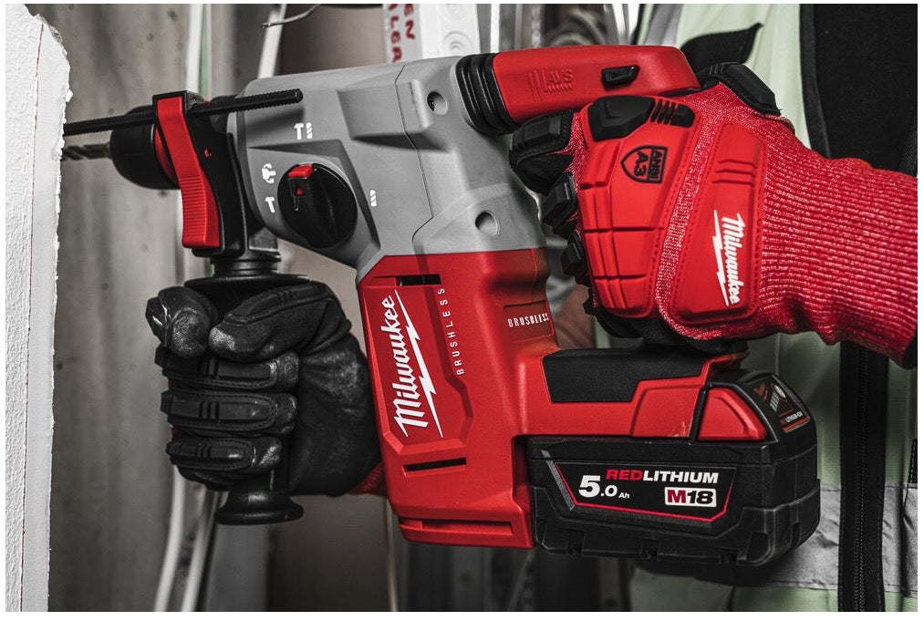 Kit Milwaukee M18FPP2E-953X 18V Tassellatore BLHX + Smerigliatrice FSAG125X - 2 Batterie da 5Ah + 1 da 8Ah 