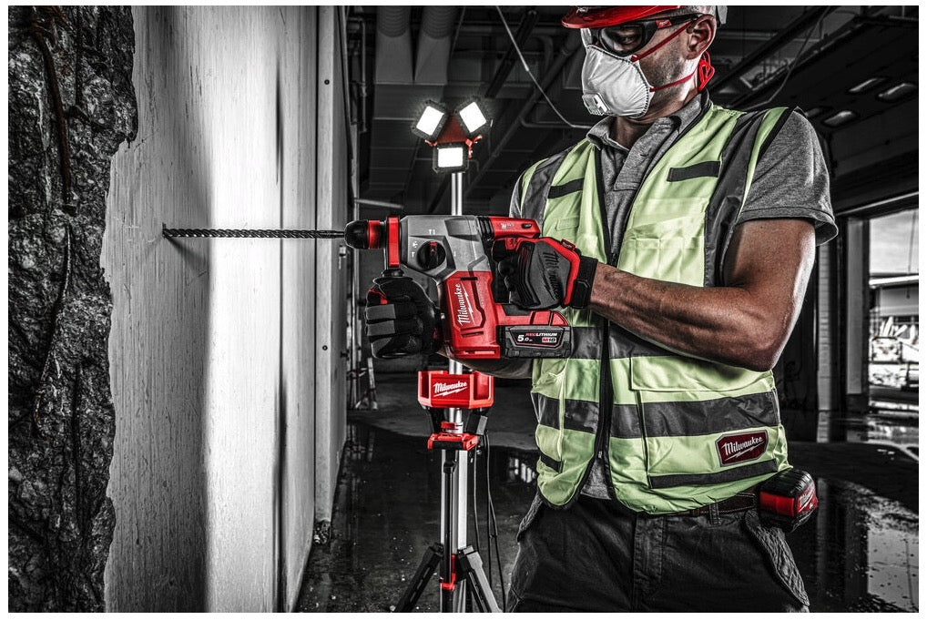 Kit Milwaukee M18FPP2E-953X 18V Tassellatore BLHX + Smerigliatrice FSAG125X - 2 Batterie da 5Ah + 1 da 8Ah 