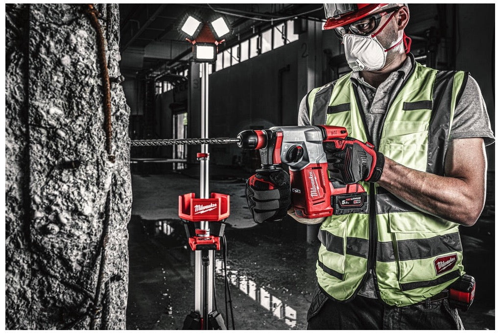 Kit Milwaukee M18FPP2E-953X 18V Tassellatore BLHX + Smerigliatrice FSAG125X - 2 Batterie da 5Ah + 1 da 8Ah 