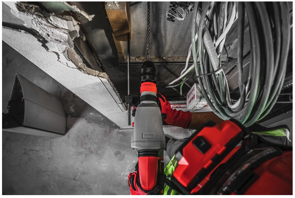 Kit Milwaukee M18FPP2E-953X 18V Tassellatore BLHX + Smerigliatrice FSAG125X - 2 Batterie da 5Ah + 1 da 8Ah 