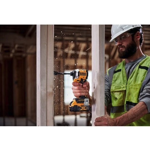 Kit utensili a batteria 18V Dewalt - Trapano DCD796, avvitatore impulsi DCF850, smerigliatrice DCG405 