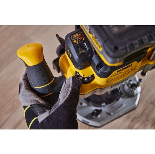 Dewalt DCW620H2-QW - Elettrofresatrice ad affondamento XR 18V Motore BRUSHLESS - 2 x 18V Powerstack 5Ah