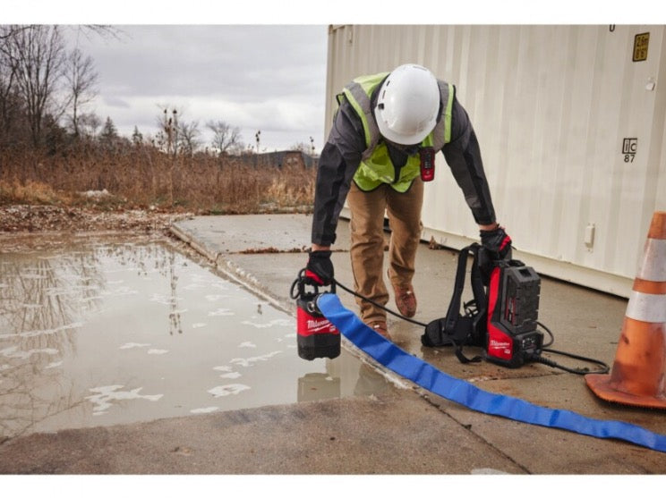 Milwaukee MXF SMP2-802 - Pompa sommergibile a batteria MXF FUEL - 2 batterie MXF XC608 8Ah