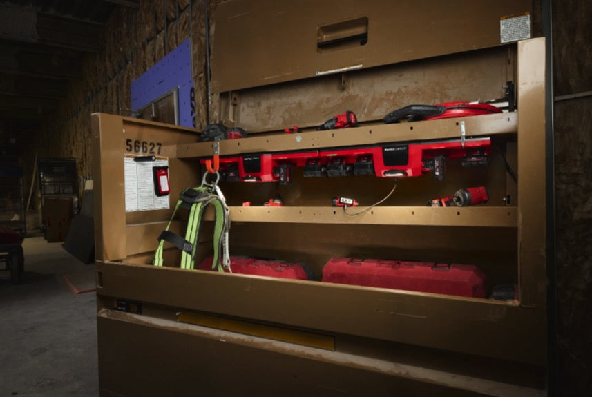 Milwaukee M12-18 GBC4 - Caricabatterie multiplo M12 M18 