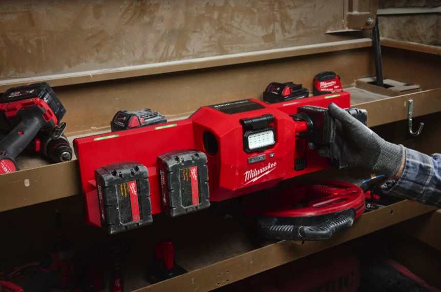 Milwaukee M12-18 GBC4 - Caricabatterie multiplo M12 M18 