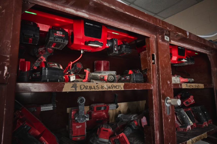 Milwaukee M12-18 GBC4 - Caricabatterie multiplo M12 M18 