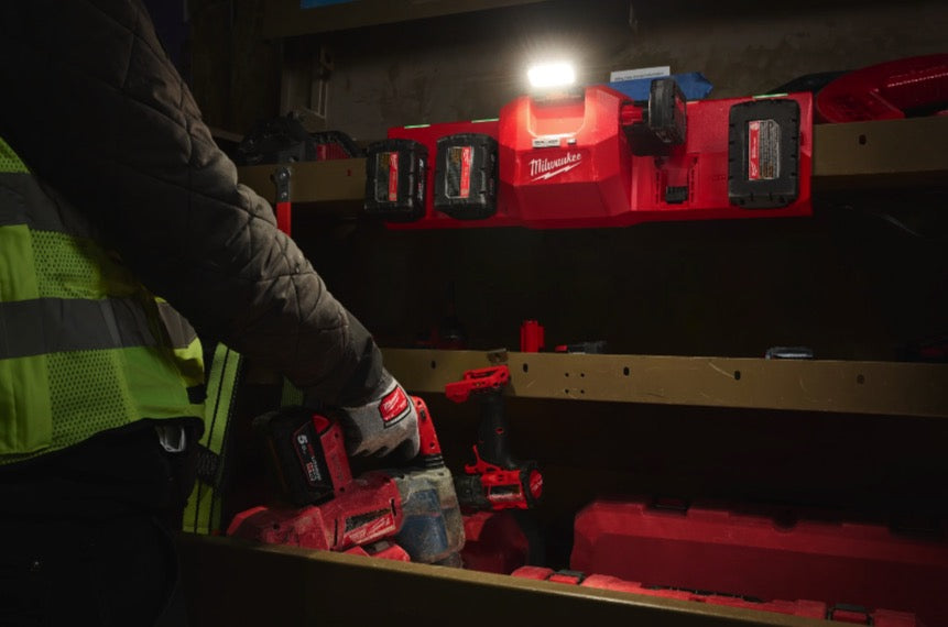 Milwaukee M12-18 GBC4 - Caricabatterie multiplo M12 M18 