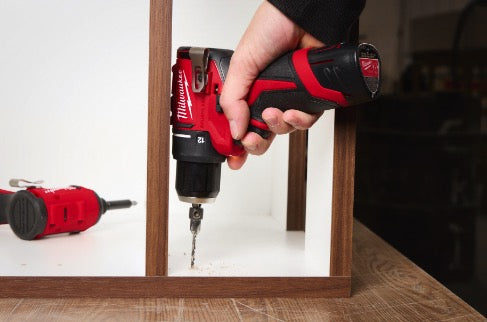 Milwaukee M12 BLPDRC-202C - Trapano avvitatore a batteria con percussione - 2 x 2Ah 