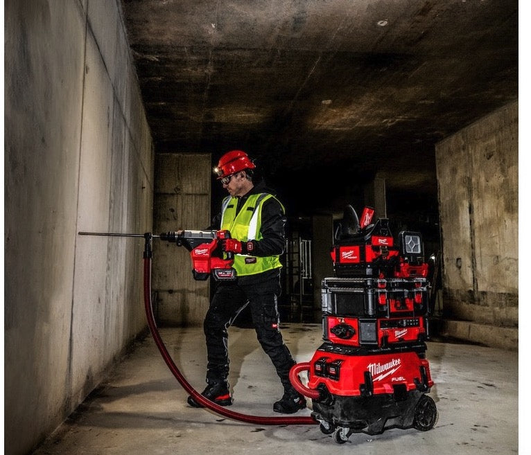 Milwaukee M18 ONEF2VC34M-0 - Aspiratore a batteria 18V o filo solidi/liquidi in classe M con doppia batteria e VacLink