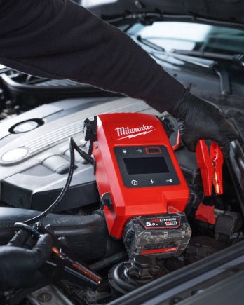 Milwaukee M18 JS2000-0 - Avviatore booster a batteria 18V per auto - solo corpo 