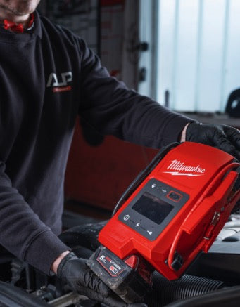 Milwaukee M18 JS2000-0 - Avviatore booster a batteria 18V per auto - solo corpo 