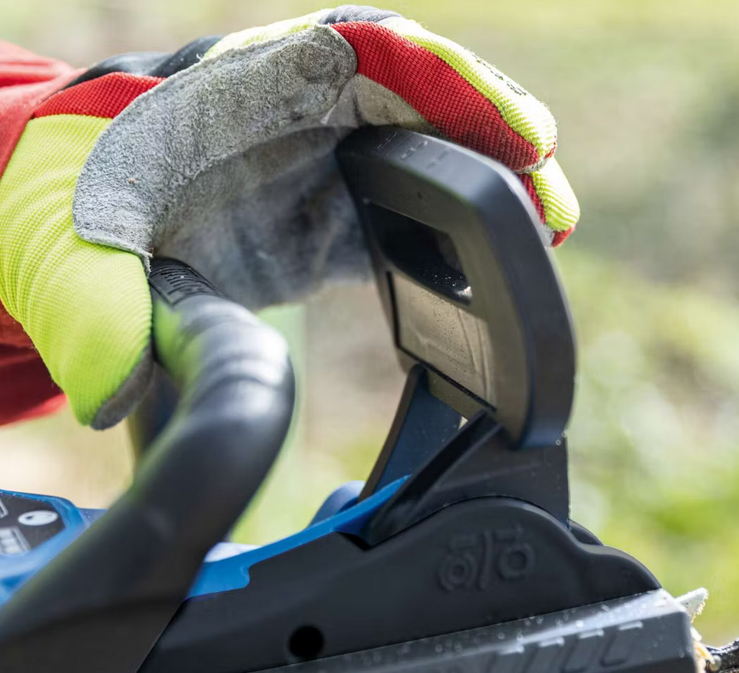 Scheppach bc-cs355duo-x Motosega brushless 2x20v lama 33.5 cm , senza caricabatterie e senza batterie ixes