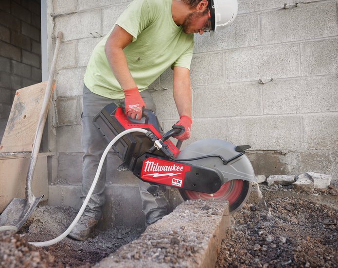 Milwaukee MXF COS350G2FC-80 Troncatrice per edilizia a batteria MX FUEL™ 350 mm 2^ generazione