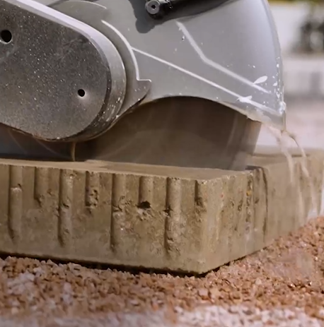 Milwaukee MXF COS350G2FC-80 Troncatrice per edilizia a batteria MX FUEL™ 350 mm 2^ generazione