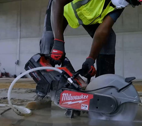 Milwaukee MXF COS350G2FC-80 Troncatrice per edilizia a batteria MX FUEL™ 350 mm 2^ generazione