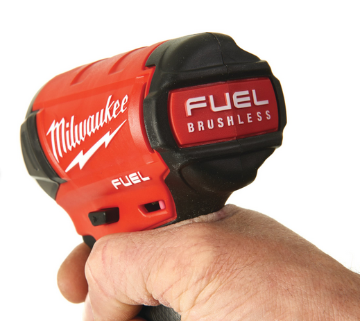 Milwaukee M12 FQID-202X Avvitatore ad impulsi silenzioso ¼″ FUEL 12v , con n.2 batterie - 1 caricabatterie - 1 valigia