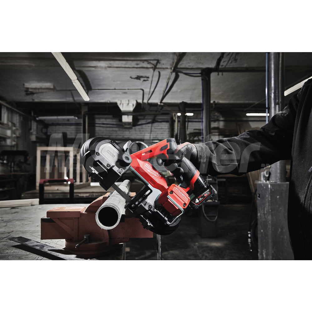 Milwaukee M12 FBS64-402C - Sega a nastro a batteria 12V Fuel per ferro, 2 batterie da 4Ah in valigetta TAGLIO TUBO