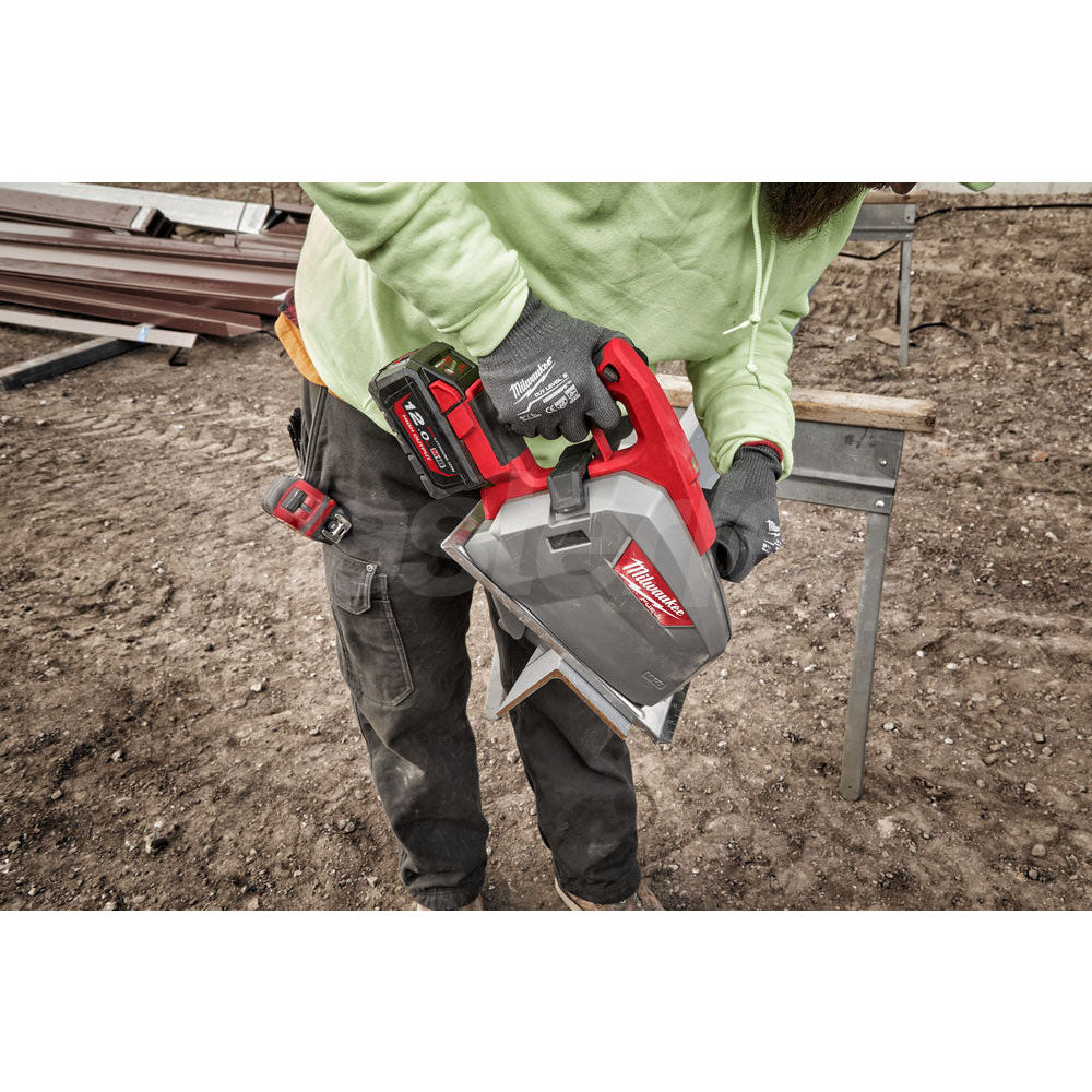 Milwaukee M18 FMCS66-121C Fuel - Sega circolare a batteria per metalli 66mm