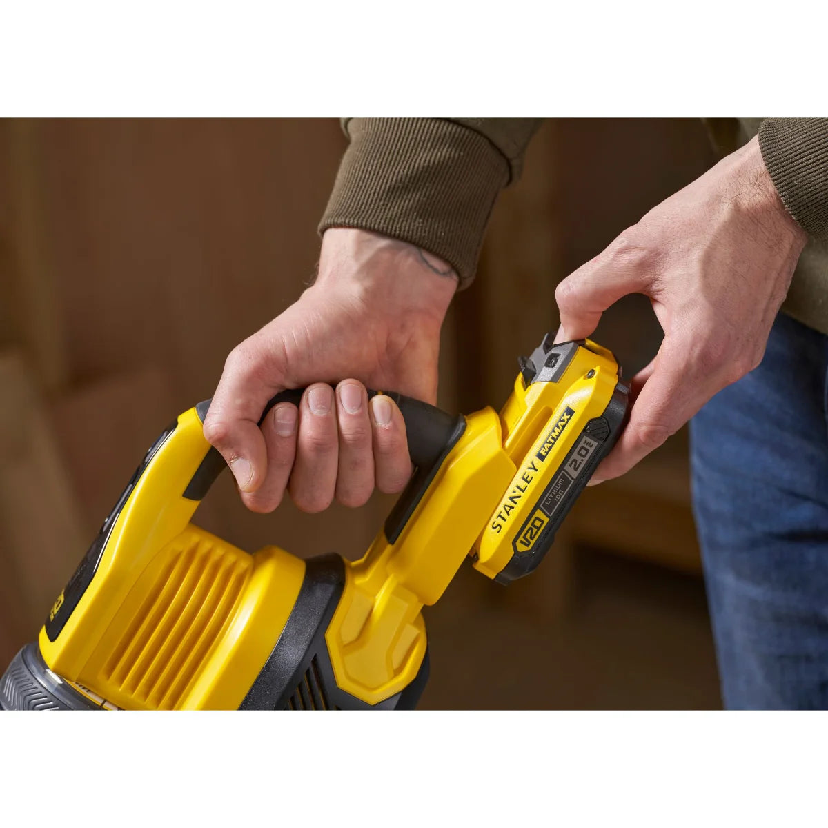 Stanley Fatmax SFMCVS001D1 - Aspirapolvere senza fili a batteria 18V, 1 batteria 2Ah